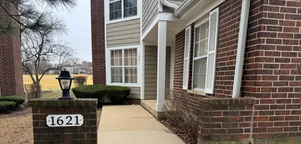 1621 Glengarry Court #1621, Algonquin, IL 60102