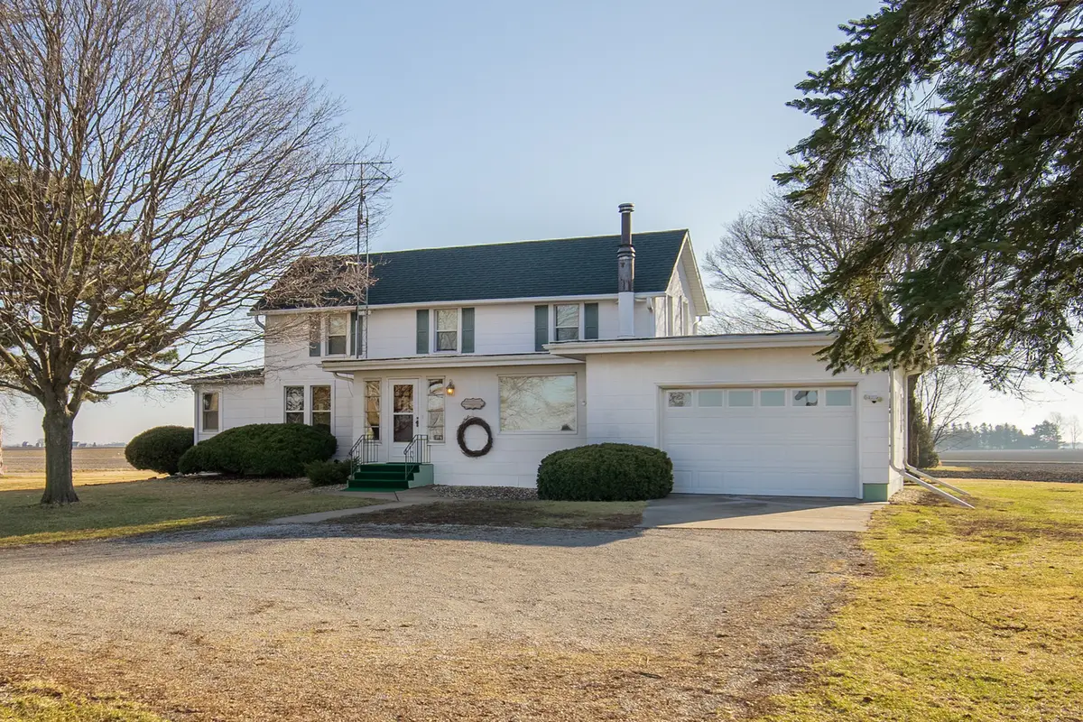 190 N 20th Road, Peru, IL 61354 - #1