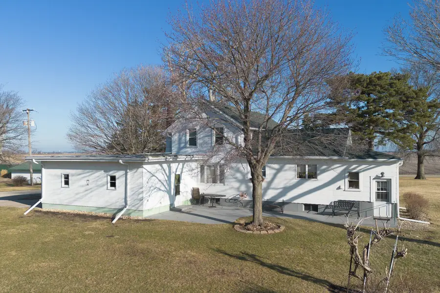 190 N 20th Road, Peru, IL 61354 - #2