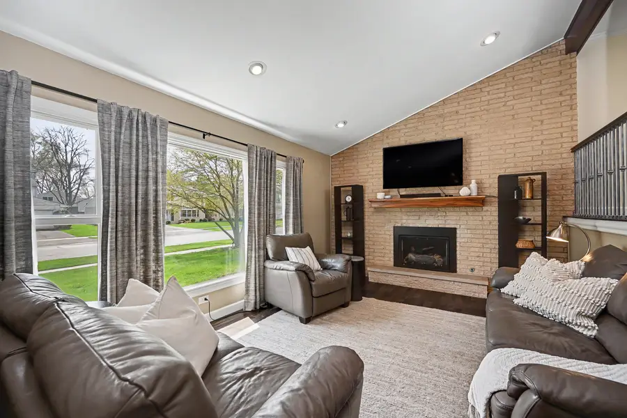 610 W Noyes Street, Arlington Heights, IL 60005 - #2