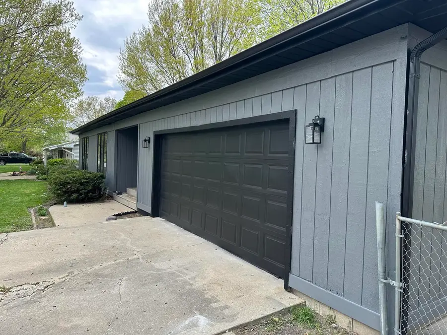 902 Fleetwood Drive, Tuscola, IL 61953 - #2