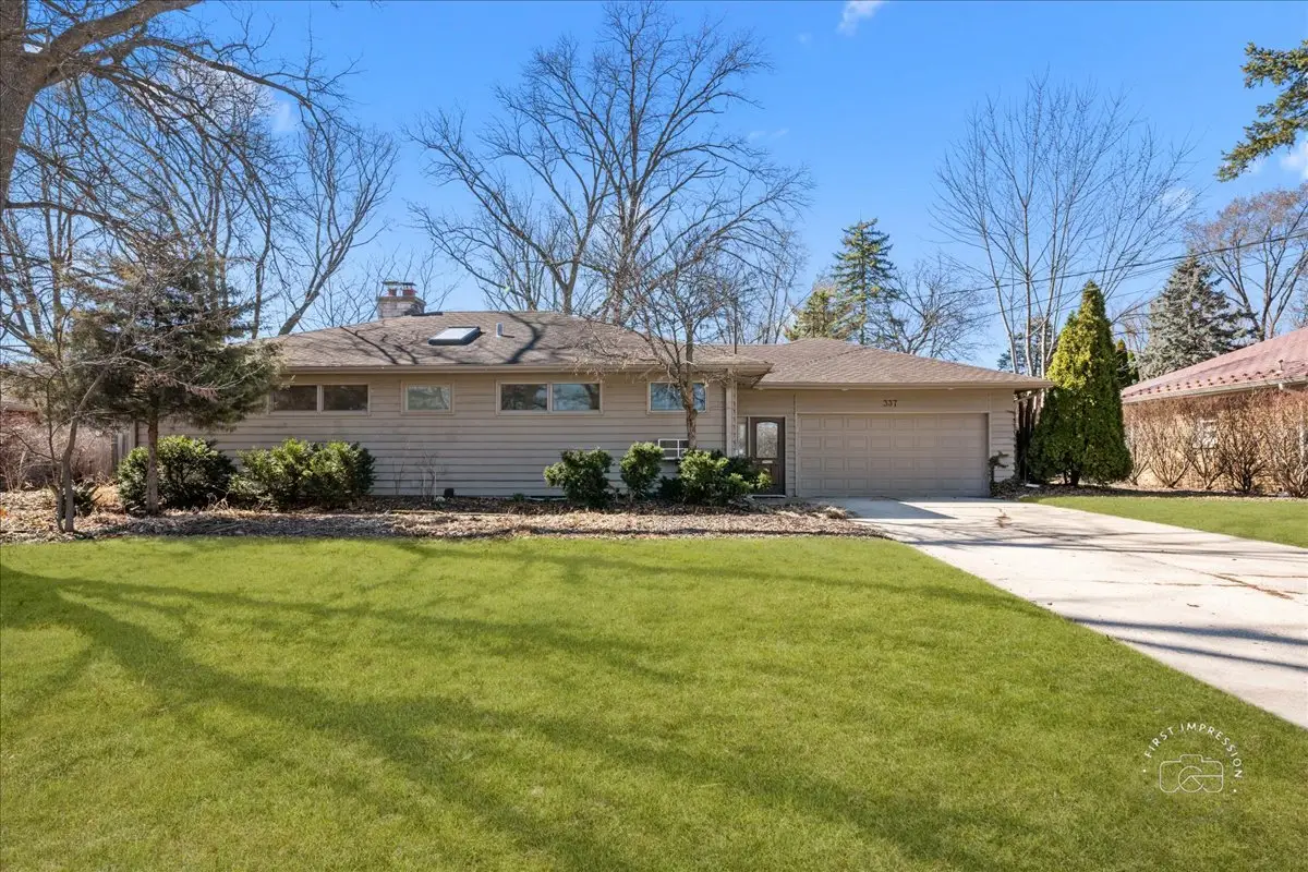 337 Republic Road, Batavia, IL 60510 - #1