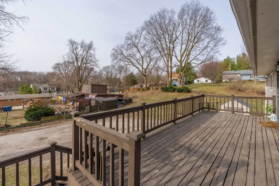 214 S 3rd Street, Le Claire, IA 52753 - #3