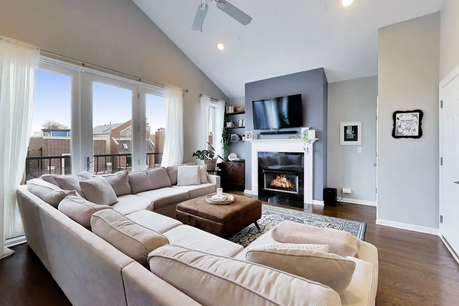 1927 W Belmont Avenue #4, Chicago, IL 60657 - #3