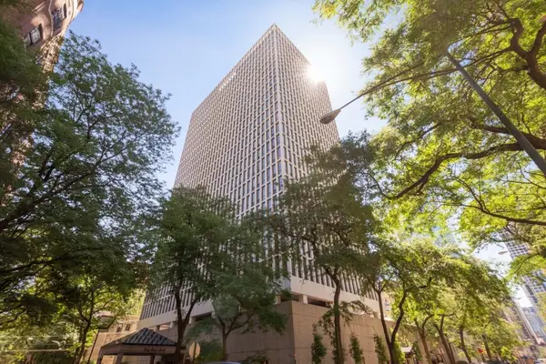 1 E Scott Street #2002, Chicago, IL 60610