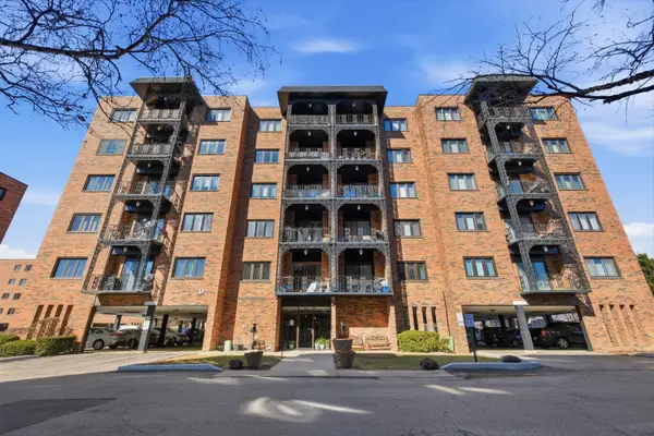9332 Landings Lane #404, Des Plaines, IL 60016