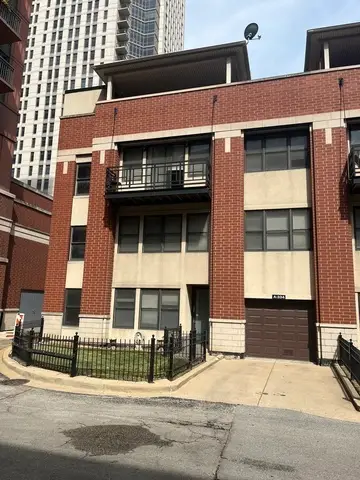 334 N Jefferson Street #A, Chicago, IL 60661