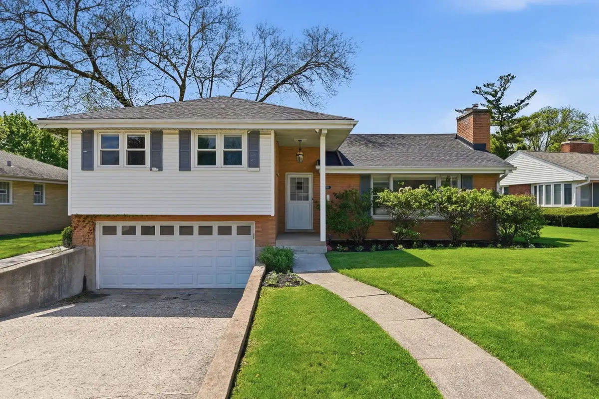 389 Michael John Drive, Park Ridge, IL 60068 - #1