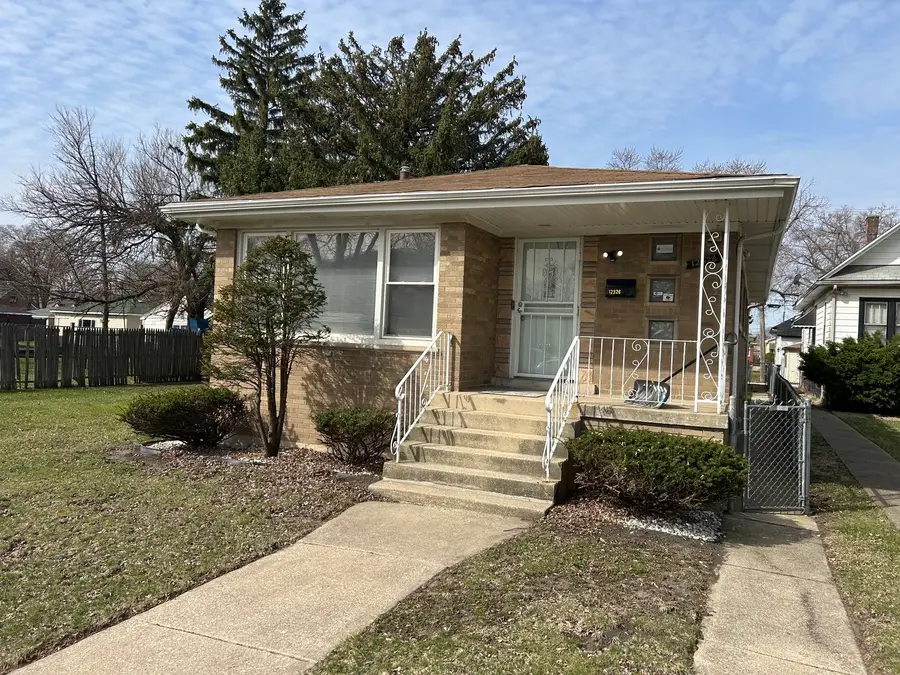 12326 S Racine Avenue, Calumet Park, IL 60827 - #2