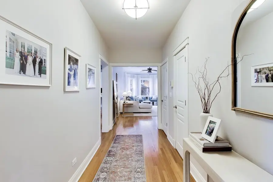 540 W Cornelia Avenue #2S, Chicago, IL 60657 - #2