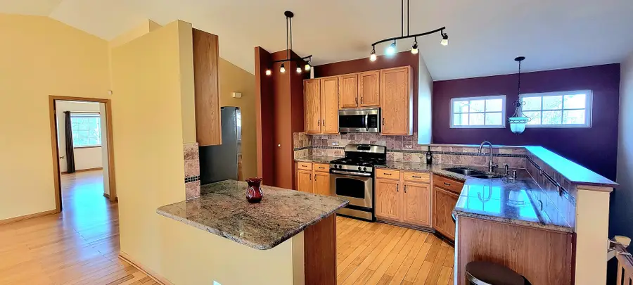 345 Thornwood Way, South Elgin, IL 60177 - #2