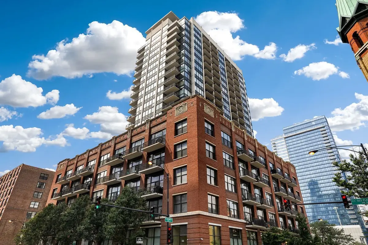 210 S Desplaines Street #P-99, Chicago, IL 60661 - #1