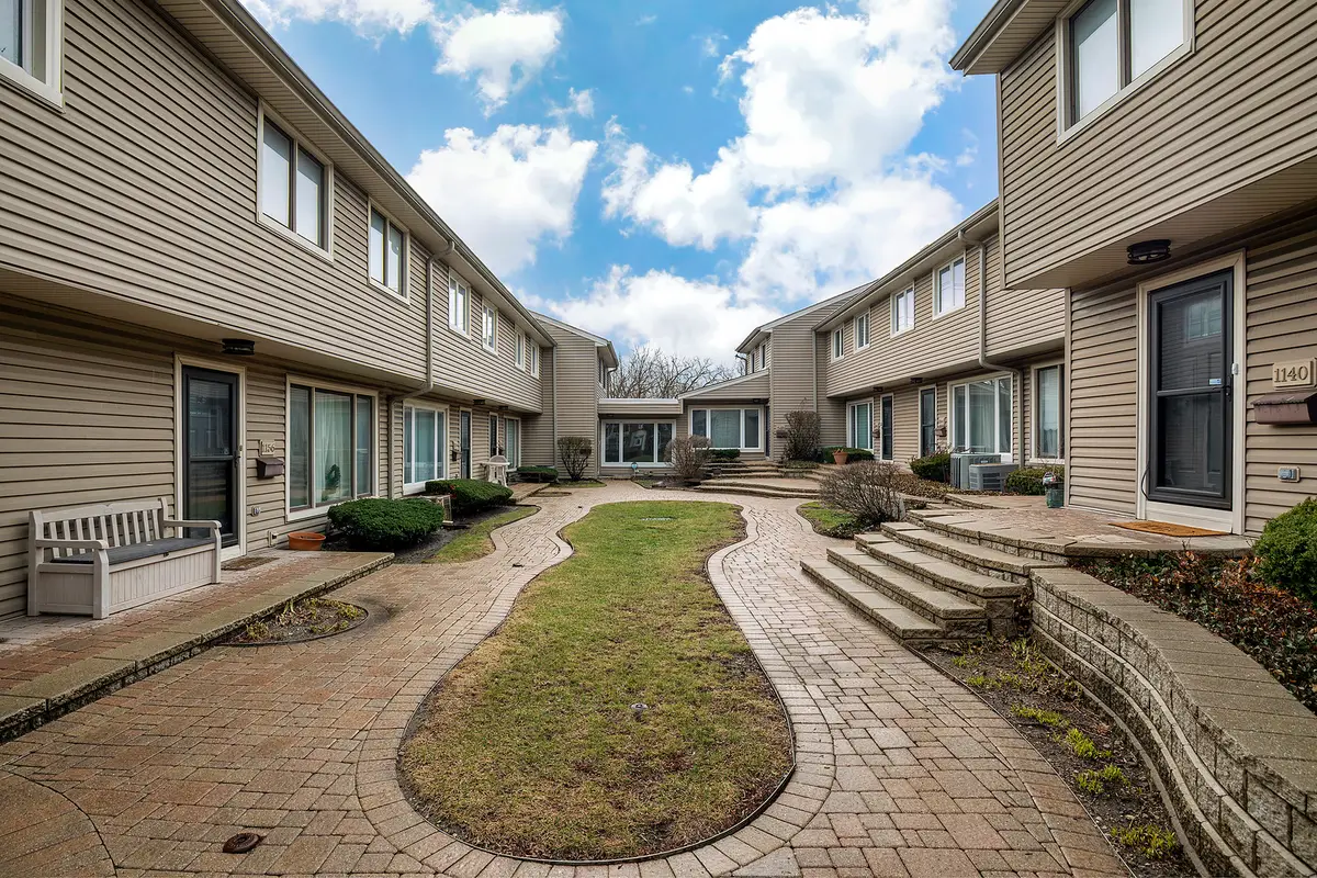 1150 Meadow Road, Northbrook, IL 60062 - #1