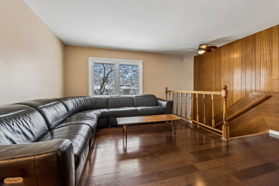 135 Ambassador Avenue, Romeoville, IL 60446 - #2