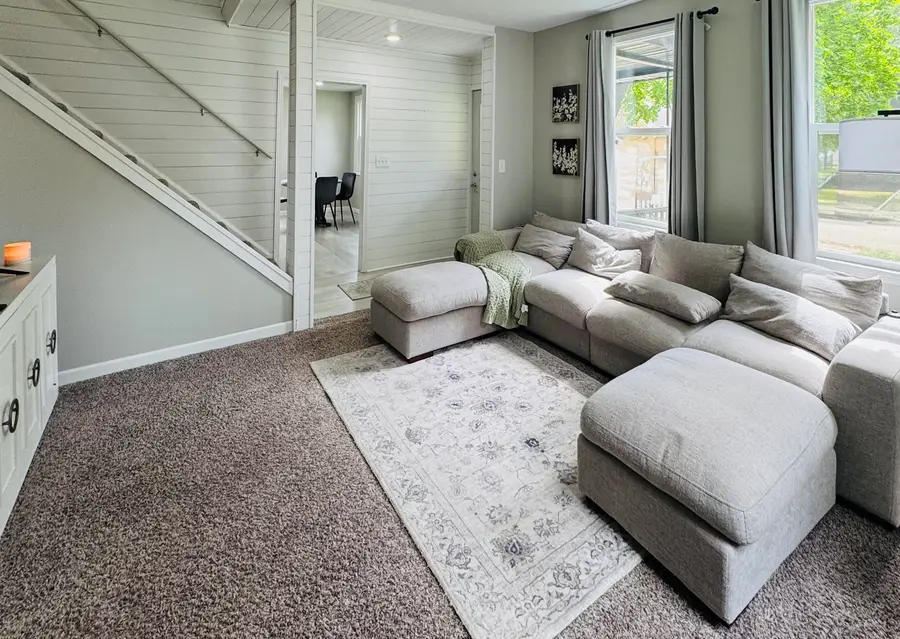 306 11th Avenue, Sterling, IL 61081 - #3