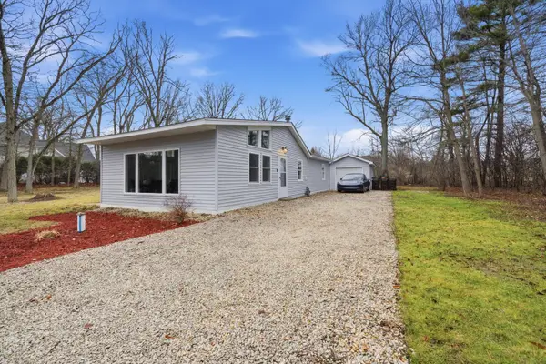 528 Charlotte Avenue, Crystal Lake, IL 60014