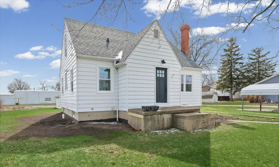 619 E 11th Street, Gibson City, IL 60936 - #2