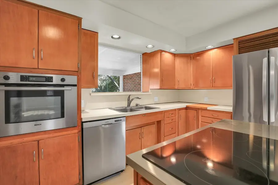 402 W Pennsylvania Avenue, Urbana, IL 61801 - #3