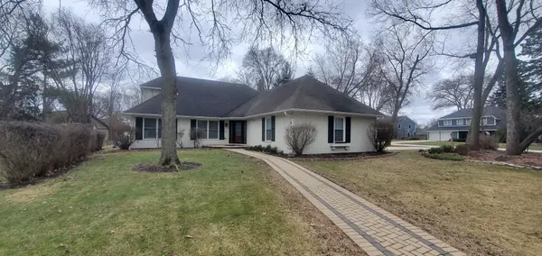 26W055 Cree Lane, Wheaton, IL 60189