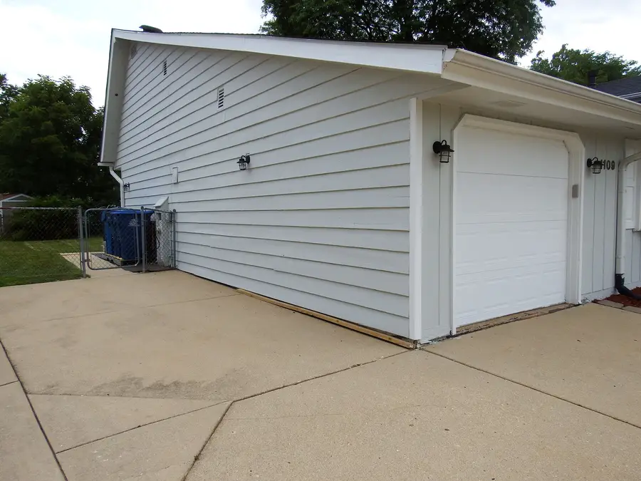 1109 W Weathersfield Way, Schaumburg, IL 60193 - #3