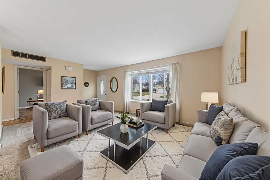 507 N Clearwater Street, Roselle, IL 60172 - #3