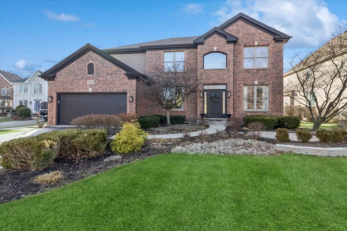 909 King Edward Avenue, Saint Charles, IL 60174 - #1