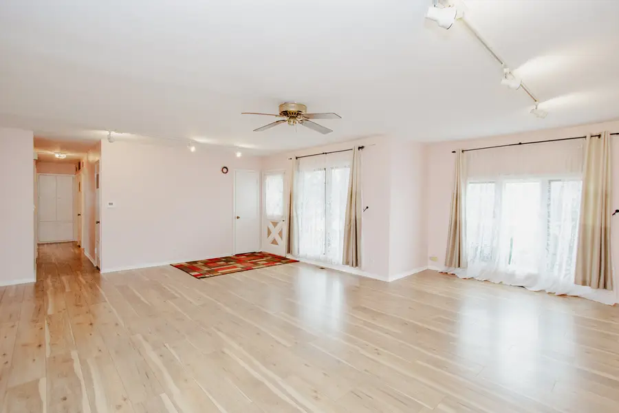 967 Grissom Trail, Elk Grove Village, IL 60007 - #3