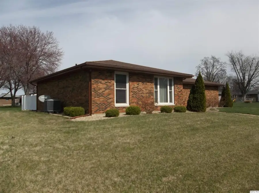 2801 W Bluff Ct., Quincy, IL 62305 - #2