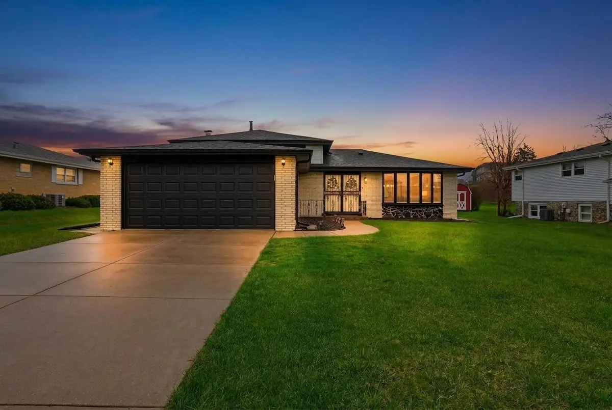 9S315 Cumnor Road, Downers Grove, IL 60516 - #1