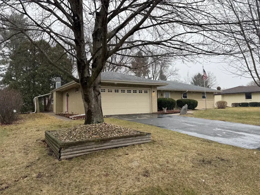 3156 Kentwood Parkway, Rockford, IL 61109 - #2