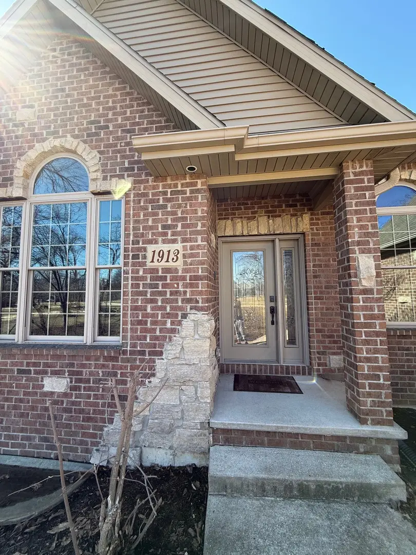 1913 W Leopard Drive, Dixon, IL 61021 - #3