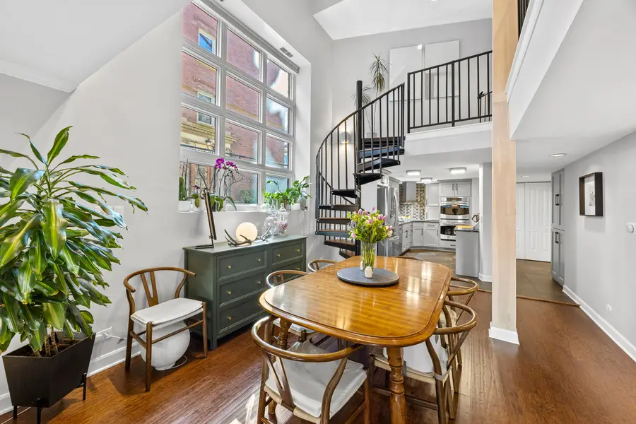 656 W Buckingham Place #1E, Chicago, IL 60657 - #2