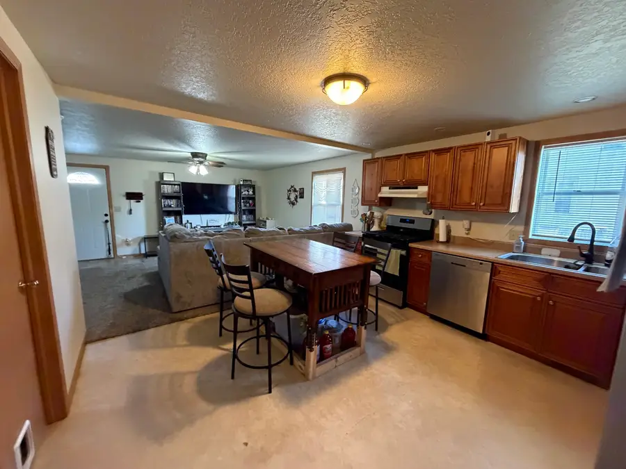 608 4th Avenue, Sterling, IL 61081 - #3