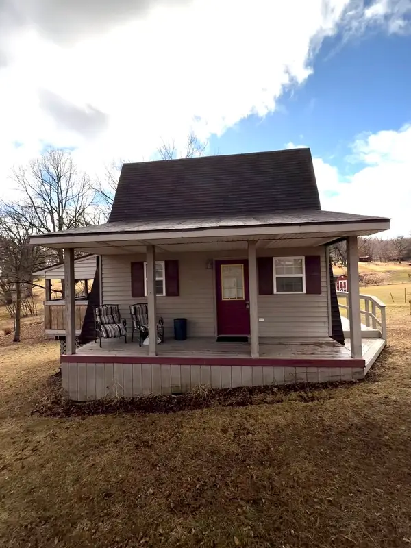 65 Galena Oaks Drive, Elizabeth, IL 61028