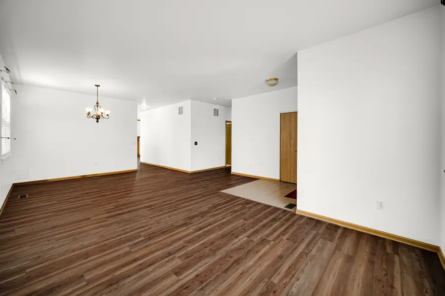 690 S Wellston Lane, Romeoville, IL 60446 - #3