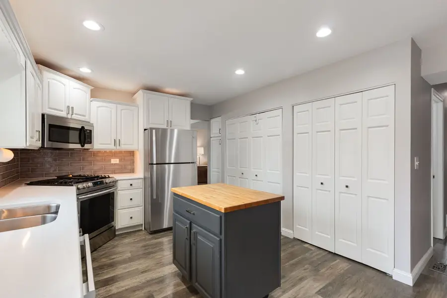 1015 Confederation Drive, Bartlett, IL 60103 - #3