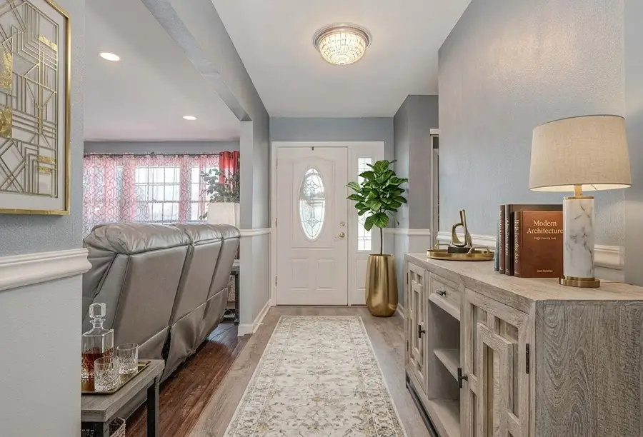 2407 Valley Drive, Lindenhurst, IL 60046 - #3