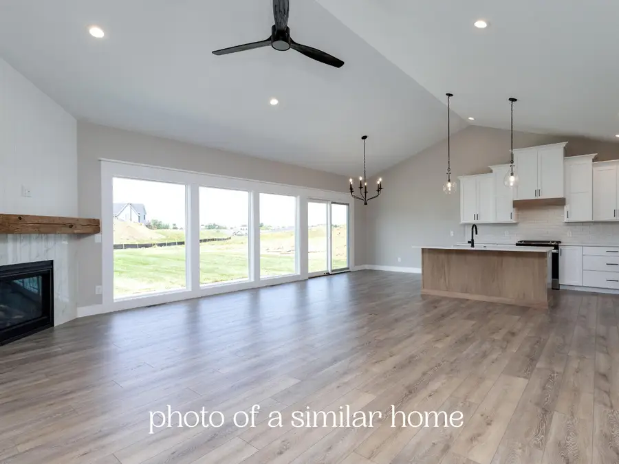 7001 Black Oak Drive, Bettendorf, IA 52722 - #2