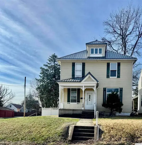 1430 College, Quincy, IL 62301