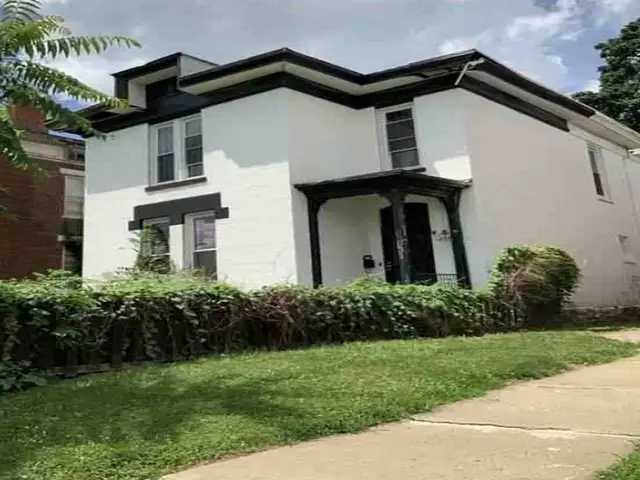 631 N 8th Street, Quincy, IL 62301 - #2