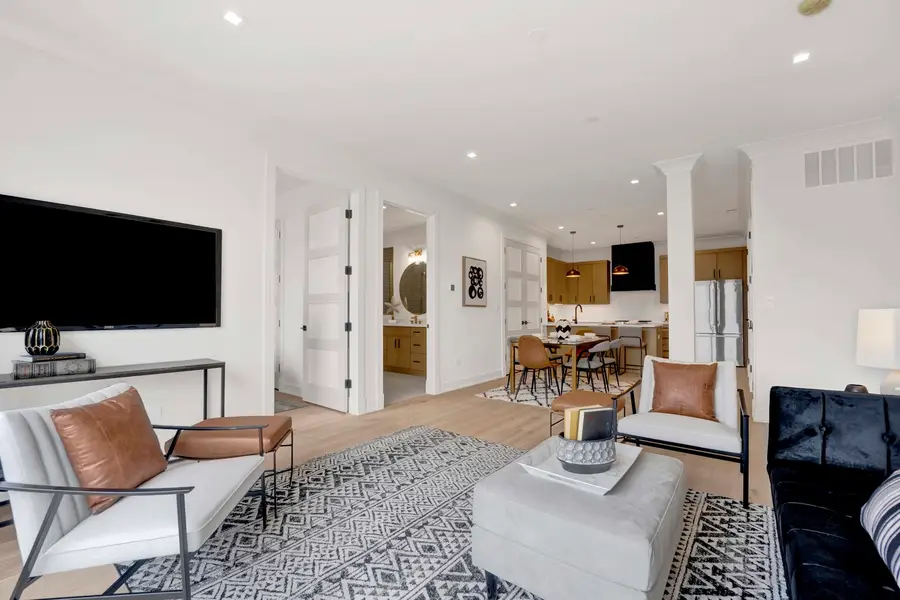 5630 N Broadway Street #4E, Chicago, IL 60660 - #3