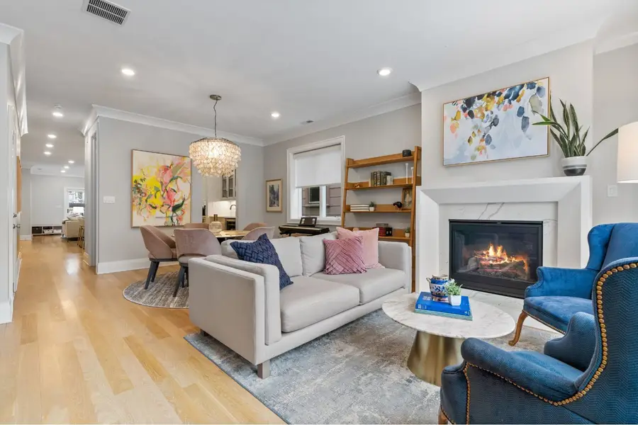 1517 W Barry Avenue #2W, Chicago, IL 60657 - #2