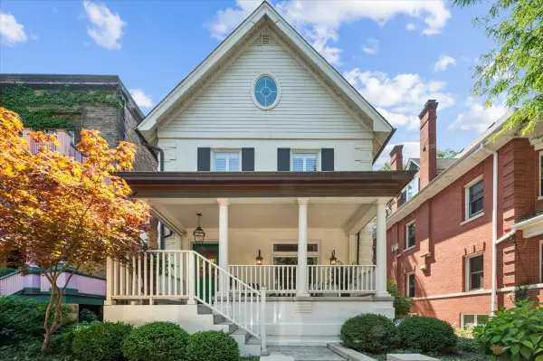 837 W Junior Terrace, Chicago, IL 60613