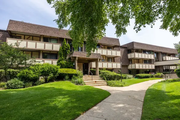433 Cavalier Court #101A, West Dundee, IL 60118