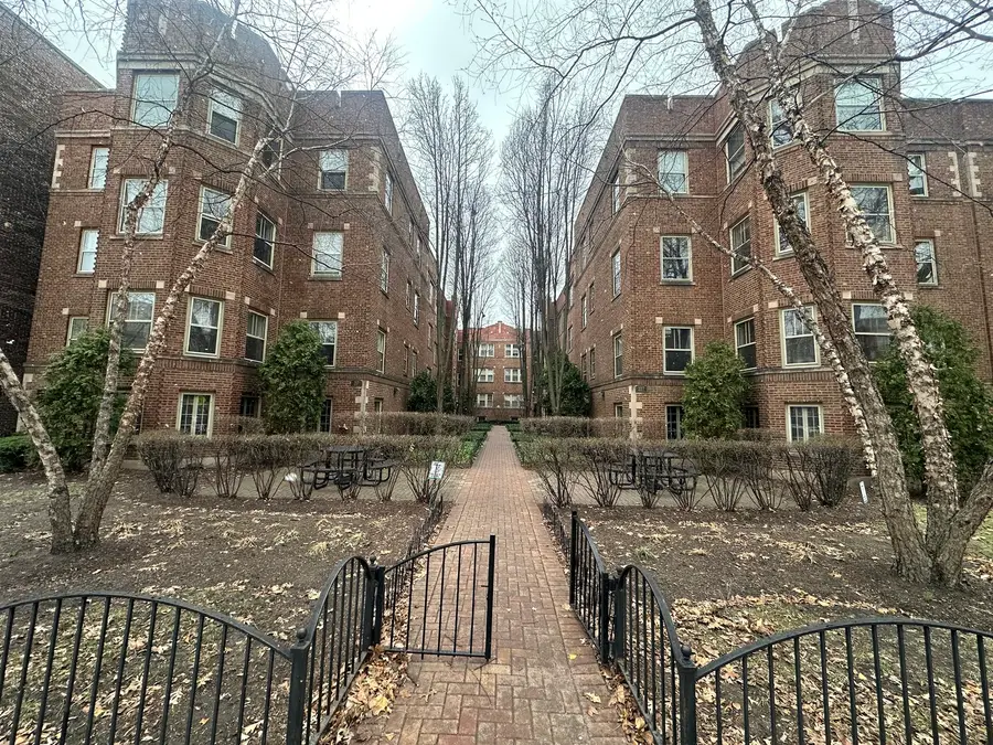 219 N Oak Park Avenue #3E, Oak Park, IL 60302 - #2