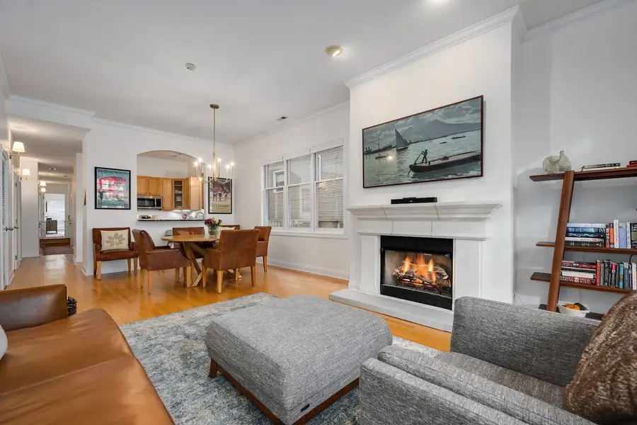 827 W Bradley Place #1W, Chicago, IL 60613 - #3