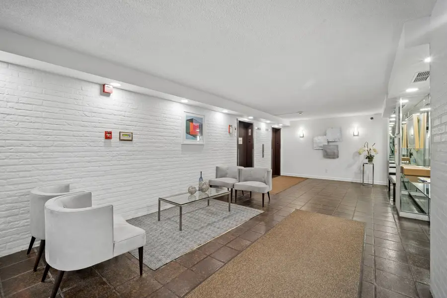 1671 Mission Hills Road #206, Northbrook, IL 60062 - #2