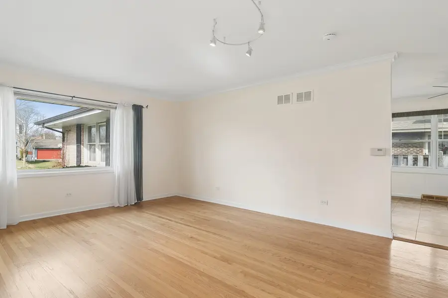 1119 S Pine Avenue, Arlington Heights, IL 60005 - #3