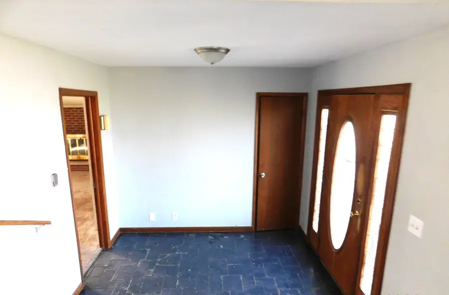 150 W Dixie Highway, Saint Anne, IL 60964 - #2