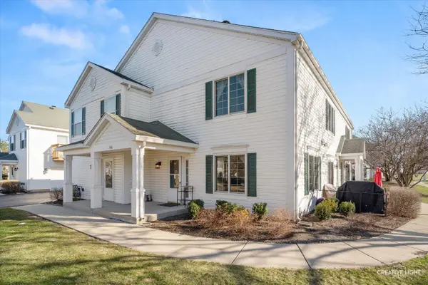 746 Fieldcrest Drive #B, South Elgin, IL 60177